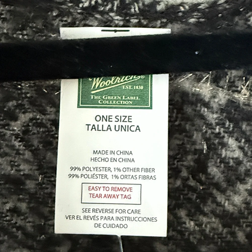 NWT- Women’s Chic Black Woolrich Shawl/Wrap One Size - Picture 9 of 10